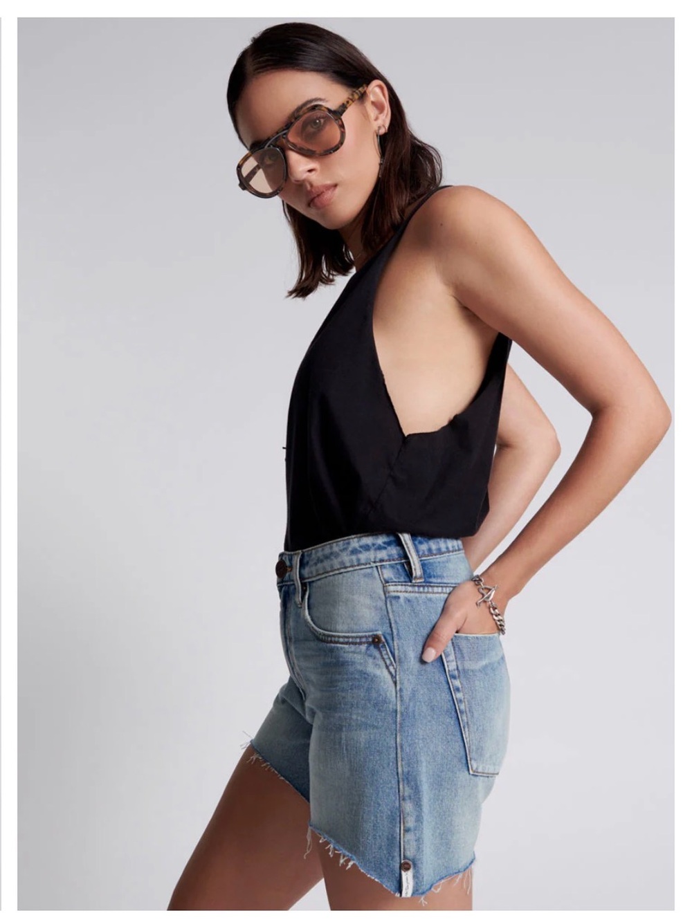 one teaspoon Legends High Waist Mom Fit
Denim Shorts